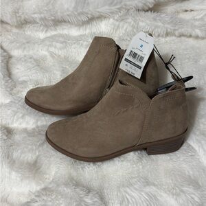 NWT Sz 8 Women's Tan Ankle Boots